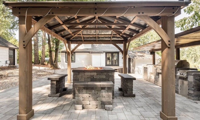 Hillsboro Other | Farmhouse on wine scenic route, alpacas and hot tub. Pet friendly.