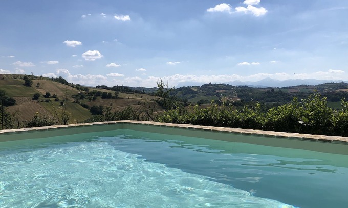Monterubbiano House | Farmhouse surrounded by unspoiled nature