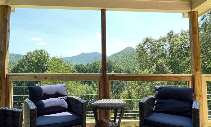 Hiawassee Other | Farmhouse with big mountain views