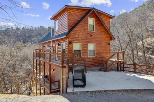 Gatlinburg - Pigeon Forge House | Fawn Hill Hideaway Stunning views Perfect escape
