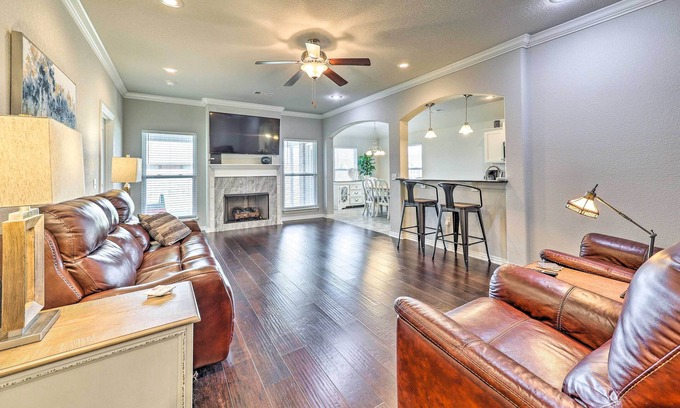 Fayetteville House | Fayetteville Home: Near University & Biking Trails