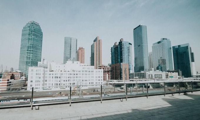 Hunters Point Hotel | Feather Factory Hotel
