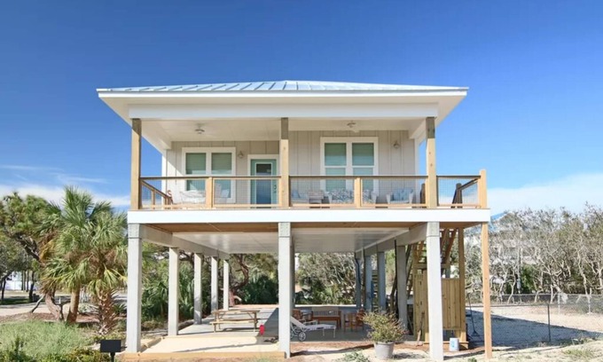 St. George Island House | FEBRUARY SPECIAL 3500. Private pool! Steps from the Beach, Pet Friendly