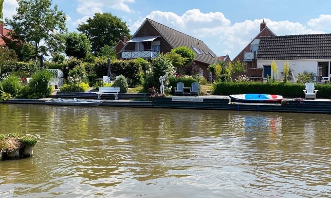 Greetsiel Apartment | Feel-EC Ap. in the anchor house directly on the Siel - barrier-free