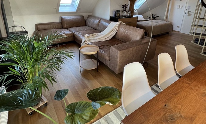 Bregenz Apartment | Feel good loft Alois near the lake / box spring / Netflix