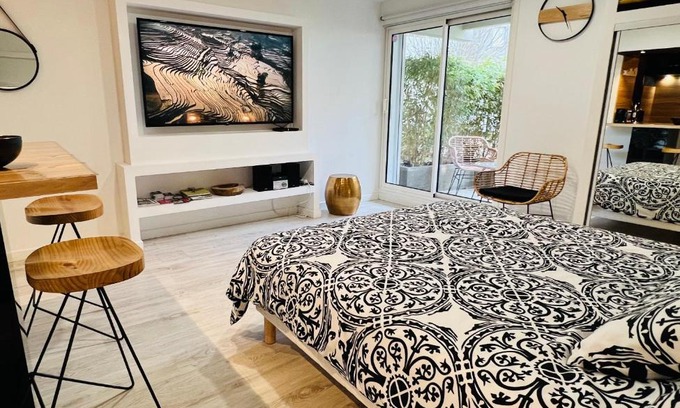 Quartier Administrations Apartment | Feel@Home Nemausus « Le 42 »
