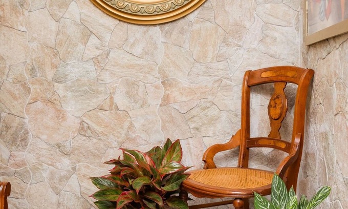 Petworth Apartment | Feel the energy of your origins in this artistic DC hideaway