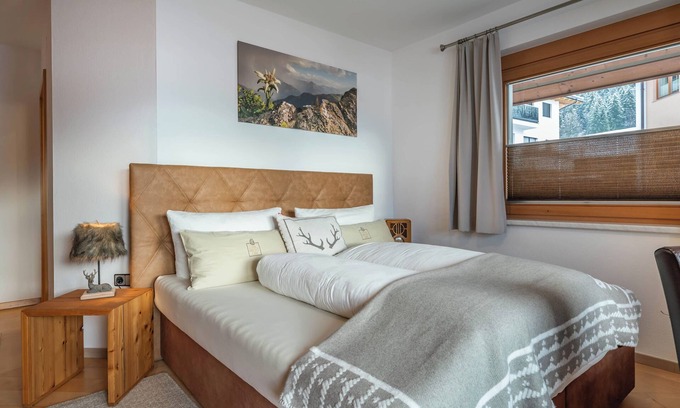 Ramsau im Zillertal Apartment | Feelgood apartment Zirbe with sunny balcony in a dream location