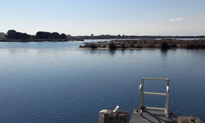 Le Barcares House | FEET IN THE WATER. Direct access to the bathing area. Private mooring.