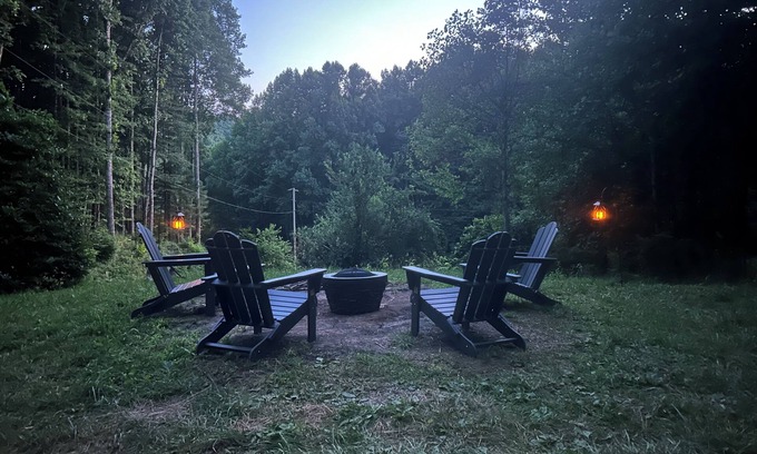 Aquone House | Feisty Ranch Farm Retreat - Private and charming 2-bedroom on 15 acres