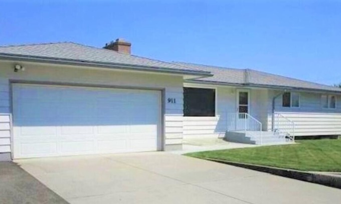 Tri-Cities House | Fenced yard & Garage 5/3 #911ED