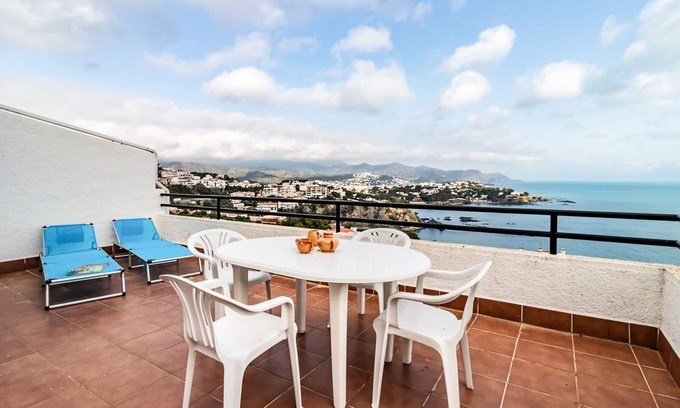 Llanca Apartment | Fener de Dalt 84.2 - Apartment with terrace