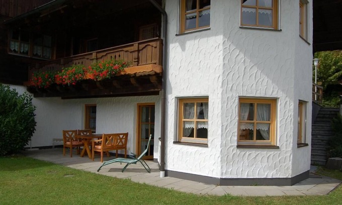 Bayerisch Eisenstein Apartment | Feriendomizil im Erdgeschoss mit eigenem Zugang vom Garten aus