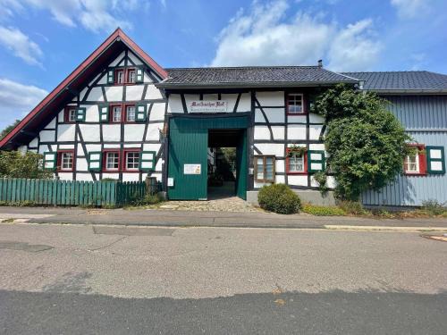 Schleiden House | Ferienhaus Emma im Morsbacher Hof
