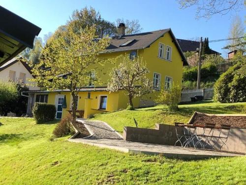 Bad Elster House | Ferienhaus in Bad Elster mit Kleinem Kamin