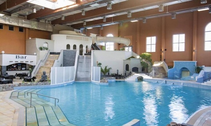 Dobbin-Linstow House | Ferienhaus mit tropischem Pool & Spa