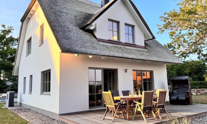 Putgarten House | Ferienhaus Svantovit - exklusives Ferienhaus mit Sauna, Whirlpool-Wanne und Kamin