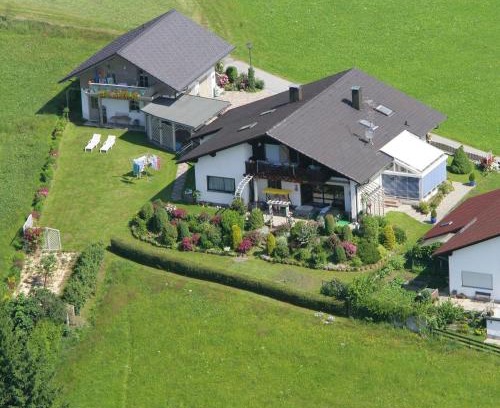 Kammersdorf Apartment | Ferienhaus und Ferienwohnungen Holzapfel Geiersthal