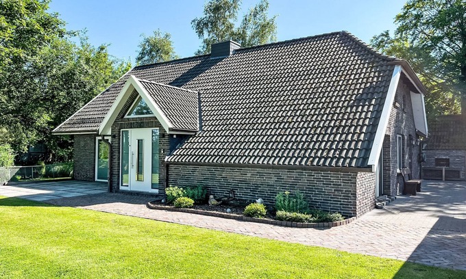 Ihlow Apartment | Ferienhuus up Hütten by Interhome