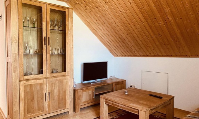 Reinhardtsdorf-Schoena Apartment | Ferienwohnung "häntzschelstiege", 1 Schlafraum - Ferienhaus Kaiserkrone