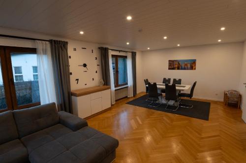 Dahn Apartment | Ferienwohnung Am Schillerfelsen Dahn