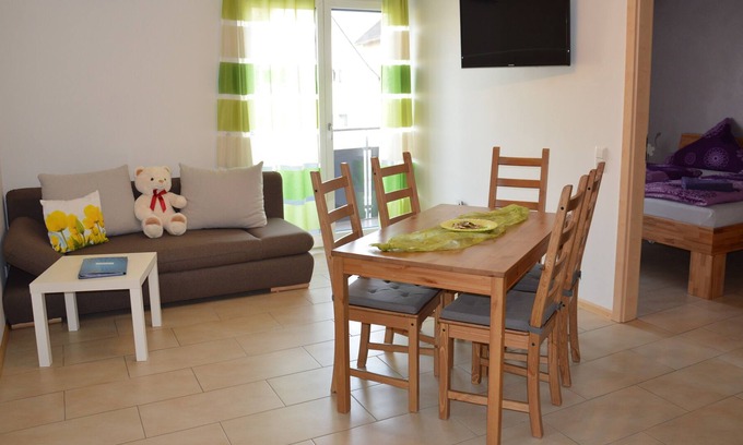 Rheinhausen Apartment | Ferienwohnung/app. für 6 Gäste mit 55m² in Rheinhausen
