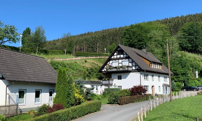 Sorpetal Apartment | Ferienwohnung Dünnebacke