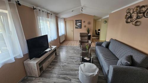 Bad Klosterlausnitz Apartment | Ferienwohnung am Schwanenteich