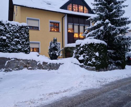 Erla Apartment | Ferienwohnung Heike Strobel