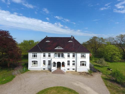 Soerup Apartment | Ferienwohnung Gut Hardesby