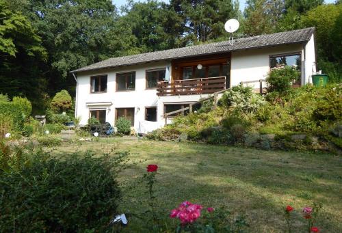 Ockershausen Apartment | Ferienwohnung Habichtstal