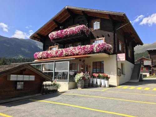 Ernen Apartment | Ferienwohnung Haus Mühlebach