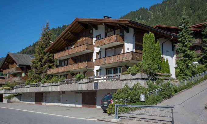 Adelboden Apartment | Ferienwohnung Helios