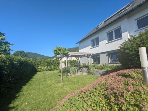 Obermendig Apartment | Ferienwohnung Hochstein