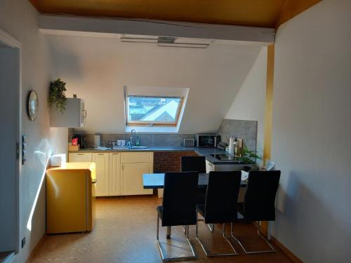 Bad Ems Apartment | Ferienwohnung im roten Haus, die Therme ist fußläufig in 350m zu erreichen