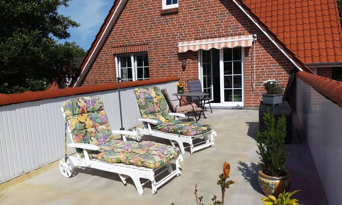 Luetetsburg Apartment | Ferienwohnung Johanna mit Großer Dachterrasse in Lütetsburg