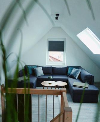 Neuharlingersiel Apartment | Ferienwohnung KÖÖK Küstentraum - Modern, Balkon, Strandnah, Maisonette