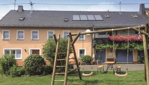 Arzfeld House | Ferienwohnung Kribs