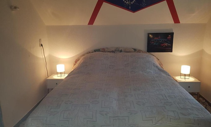 Siedlinghausen Apartment | Ferienwohnung Kunterbunt