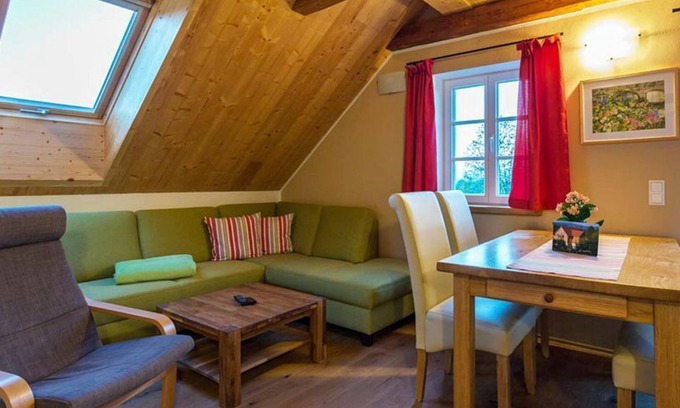 Hinterhermsdorf Apartment | Ferienwohnung "lorenzstein", 2 Schlafräume - Ferienhaus Winterbergblick