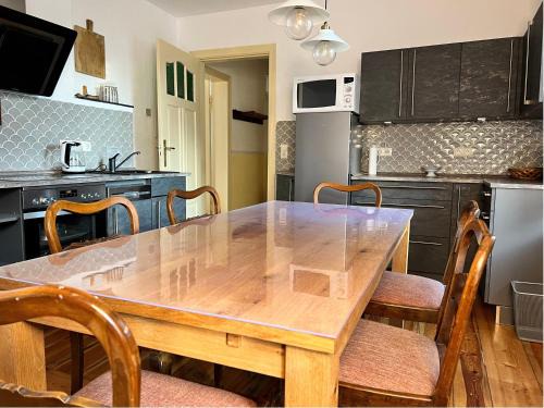 Uebigau-Wahrenbruck Apartment | Ferienwohnung Landlust - ideal für Hundefreunde und Monteure, free WLAN & Parken, Smart-TV