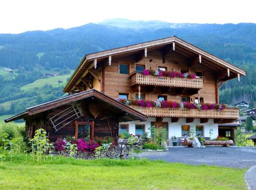 Wald im Pinzgau Apartment | Ferienwohnung Lerchenhof