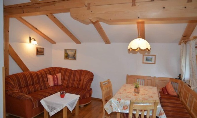 Bischofswiesen Apartment | Ferienwohnung Nr. 2 für 2-3 Personen, ca. 60 m², 1 Schlafzimmer, 1 Kinderzimmer, Wohnküche, Zustellbett auf Anfrage