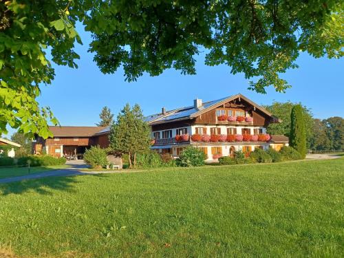 Miesbach House | Ferienwohnung Oberlinner