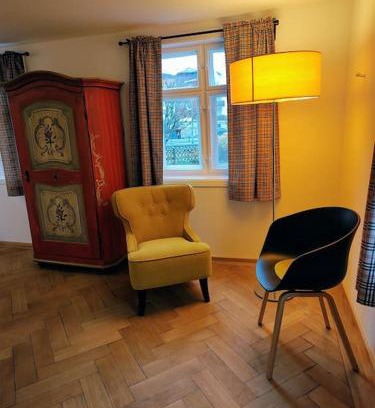 Oberstaufen Apartment | Ferienwohnung RESL - geschmackvoll renoviert & zentral im historischen Schindelhaus
