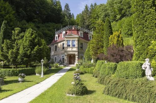 Bad Urach Apartment | Ferienwohnung Romantik im Schloss