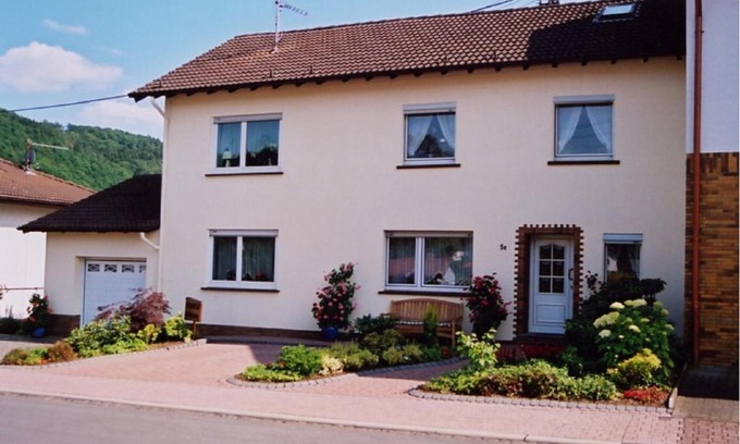 Oberstadtfeld Apartment | Ferienwohnung Steinebach