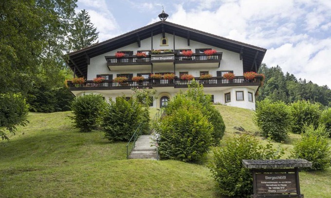 Oberaudorf Apartment | Ferienwohnung Stigloher im Bergschlößl
