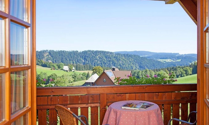 Hinterzarten House | Ferienwohnung Tannenblick, 58qm, 2 Schlafzimmer, max. 4 Personen
