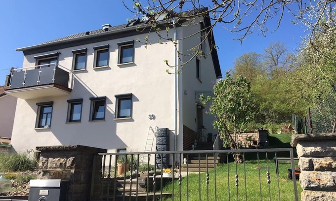 Ochsenfurt Apartment | Ferienwohnung Weinbergsblick optimale Stadtnähe